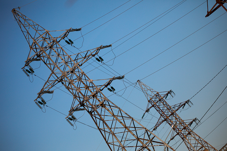 Всего в собственности Сетевой компании (СК) находятся 10,5 тыс. км воздушных линий напряжением 35–500 кВ, а также 388 подстанций 35–500 киловольт Фото: «БИЗНЕС Online»