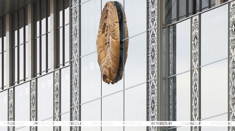     Защита кошелька – Президент отложил рост тарифов на "коммуналку" до 1 марта