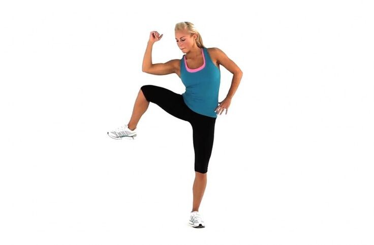 Вся зарядка у стены за 10 минут: комплекс "без коврика и без боли в коленях"