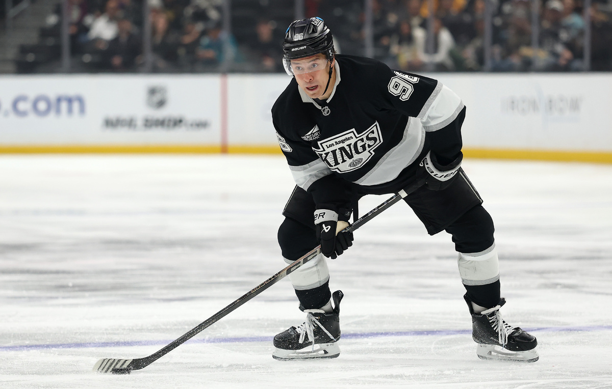    Нападающий "Лос-Анджелеса" Андрей Кузьменко  Luke Hales/Getty Images