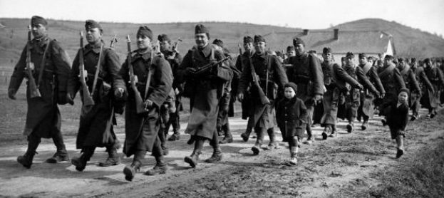 Венгерская армия вторгается в Словакию