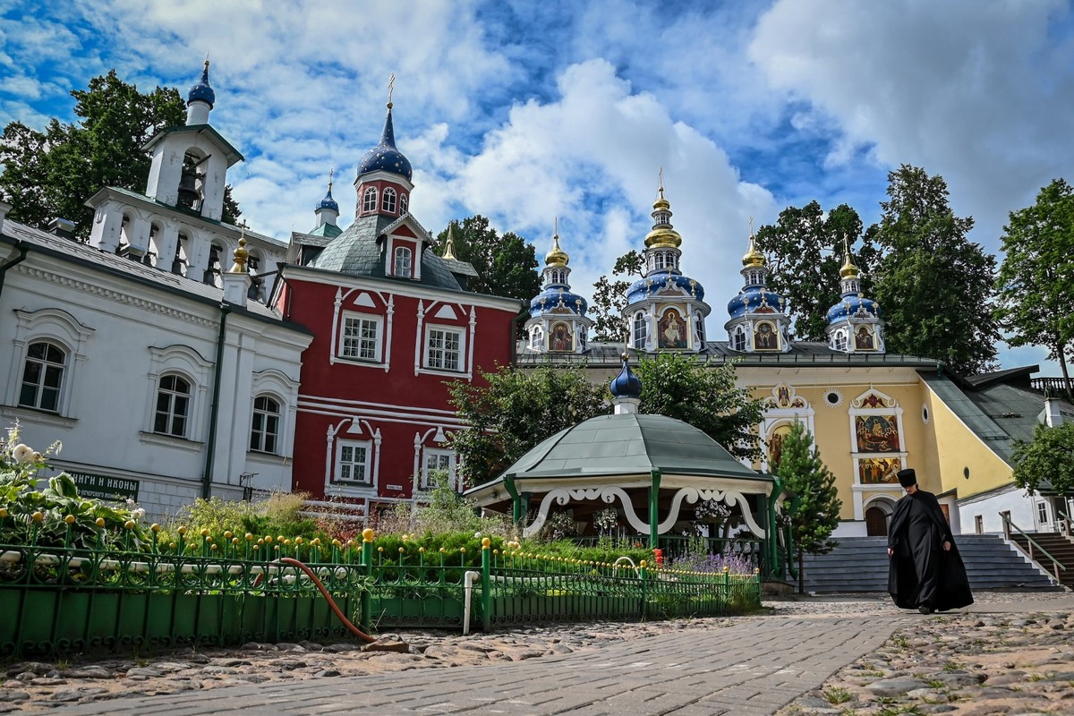 Псково-Печерский монастырь, в котором подвизался архимандрит Иоанн (Крестьянкин) (1910–2006)