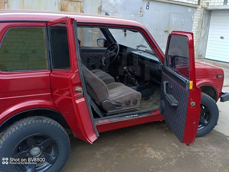    «Нива» с бронёй и пробегом меньше 19 тысяч: редкий внедорожник продают на Урале