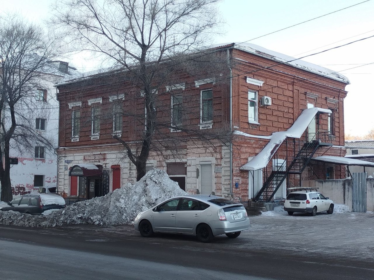 Изображение: Историк с ареометром