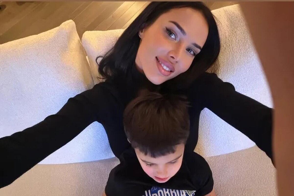    Анастасия Решетова с сыном Ратмиром Социальные сети