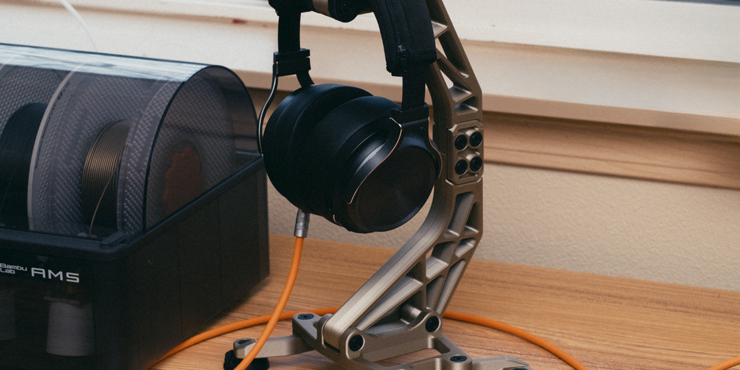 Подставка для наушников в индустриальном стиле. Печатаем на 3D-принтере.