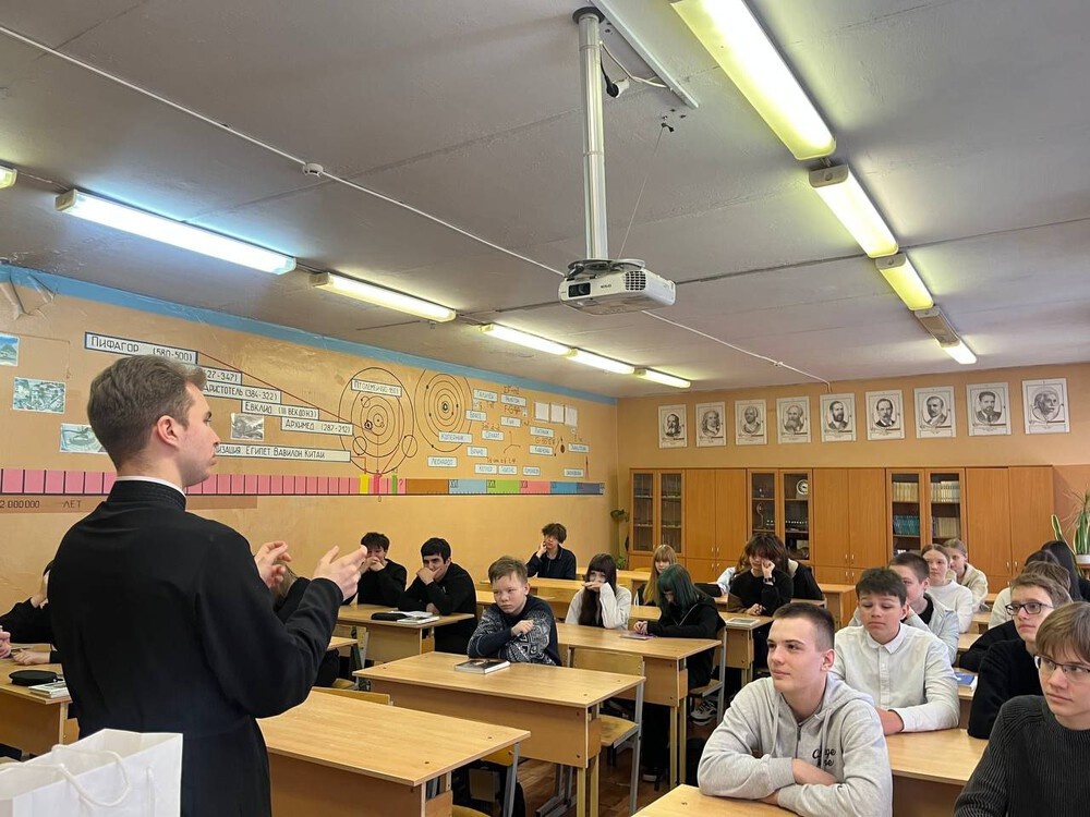 Студенты Московской духовной академии снова читают лекции в тверских школах