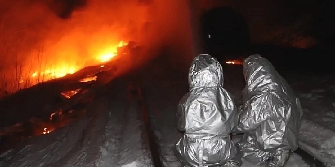 Поезда на Волгоград задерживаются из-за схода вагонов и пожара – видео