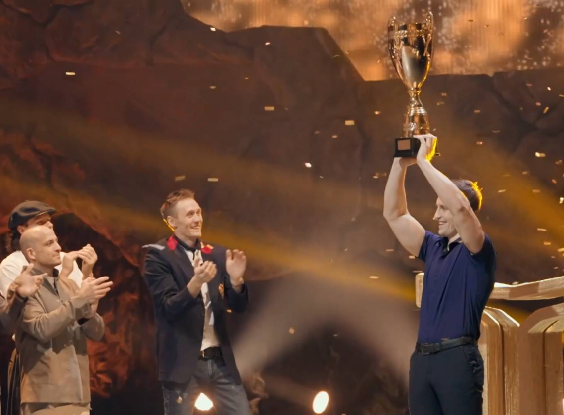 Представьте, что в первый этап финала выходит 9 настоящих монстров и простой физрук из города Коломна