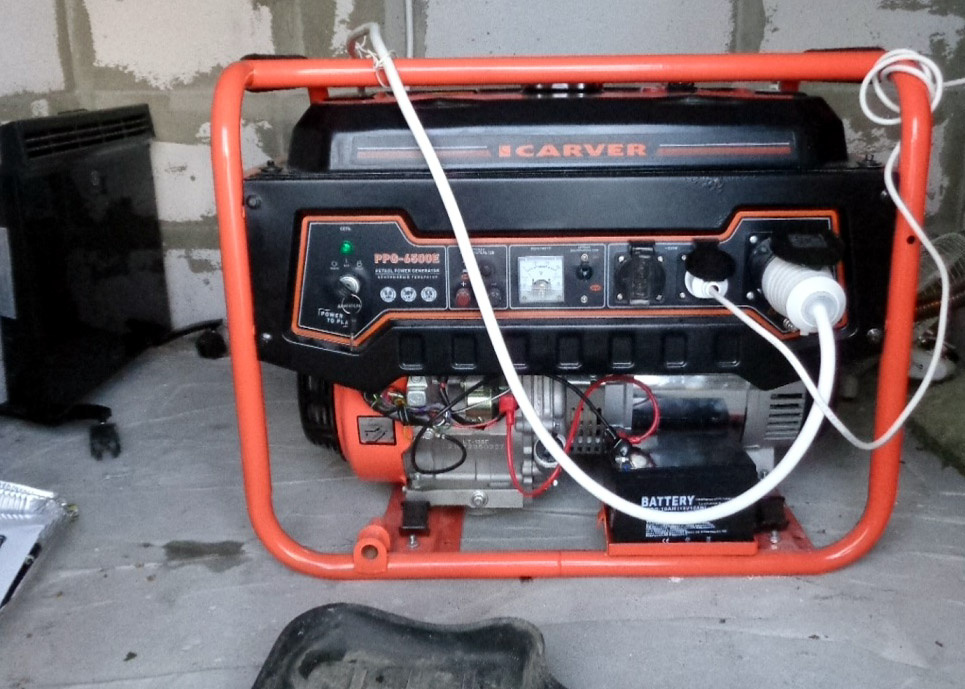 Фото 2. Бензогенератор.