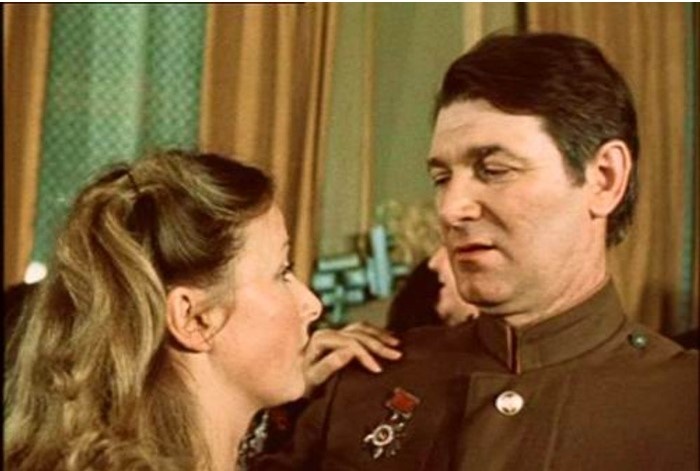 ЯндексКартинки. Евгений Фокс кадр из фильма "Место встречи изменить нельзя"