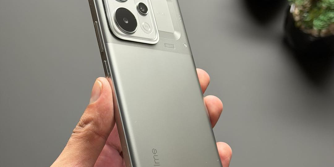 Realme сошла с ума: смартфон с батареей 10 000 мАч, IP69 и ценой всего $280