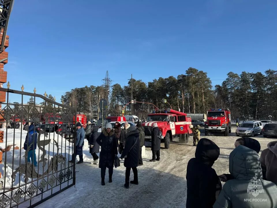    Пожар в здании Алтайского краевого онкологического диспансера "Надежда". Источник: ГУ МЧС по Алтайскому краю