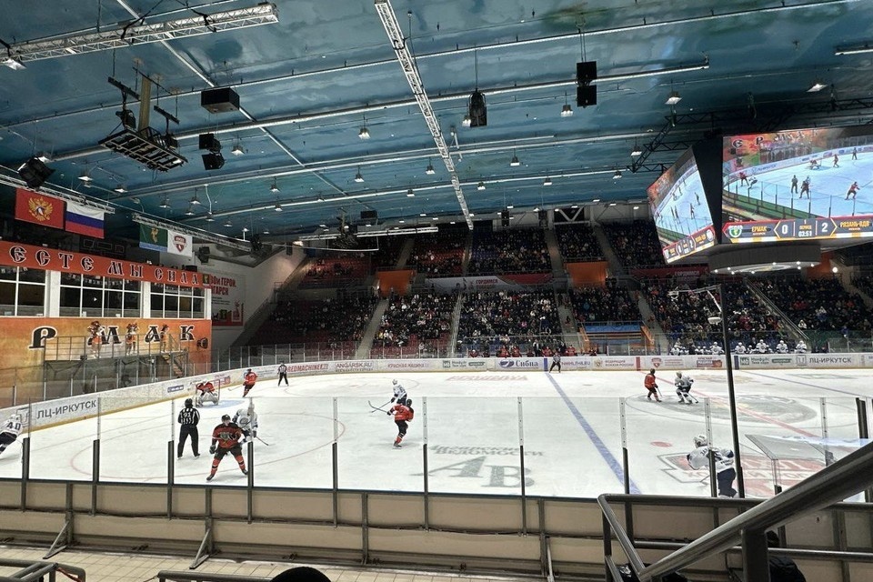    В Иркутске пройдет финал Высшей лиги по хоккею с мячом. Анастасия КУРЕНОВА