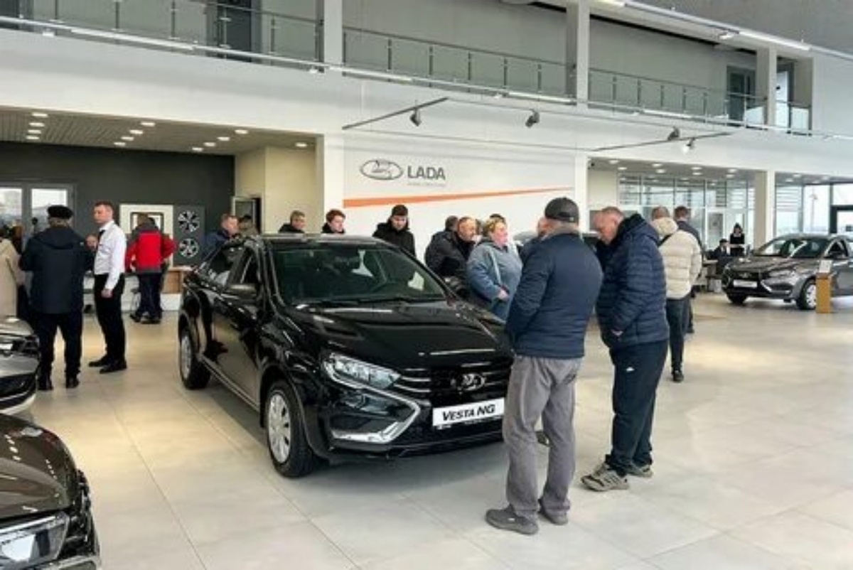 Рынок не обманешь презентациями — когда цена перешагивает порог разумного, покупатель просто уходит.