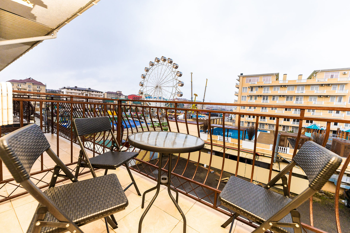 Вид с балкона