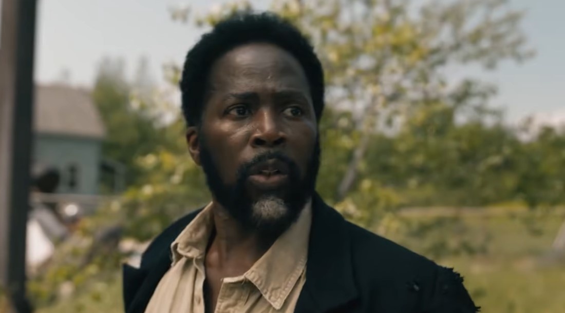     Кадр из 4 сезона сериала «Извне» (2026)