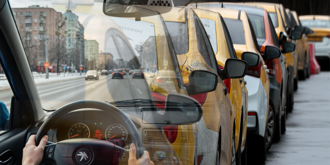Из такси уходят профессионалы: кто везёт нас сегодня?