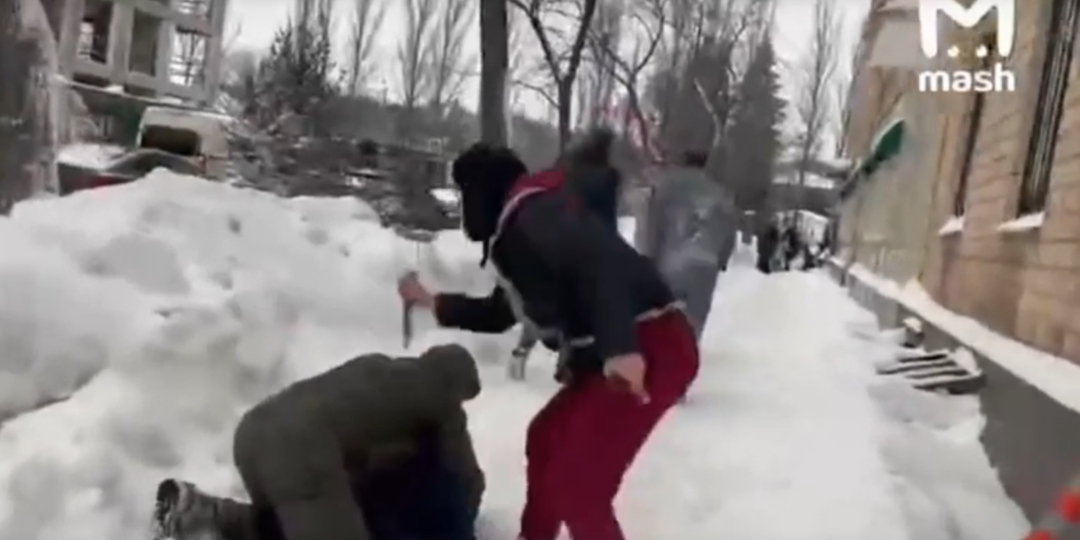 "Приедут ребята, будут убивать": Актрисе Анне Артамоновой грозит срок за драку с выходцами из Армении – защищала сына