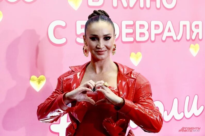 Теперь ещё и актриса. Фото Яндекс.Картинки. 