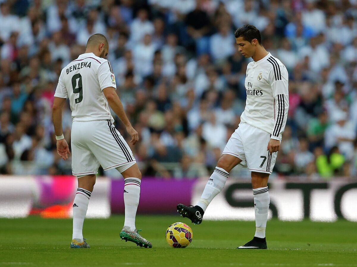    Нападающие мадридского "Реала" Карим Бензема и Криштиану Роналду (слева направо) | © AP Photo / Andres Kudacki