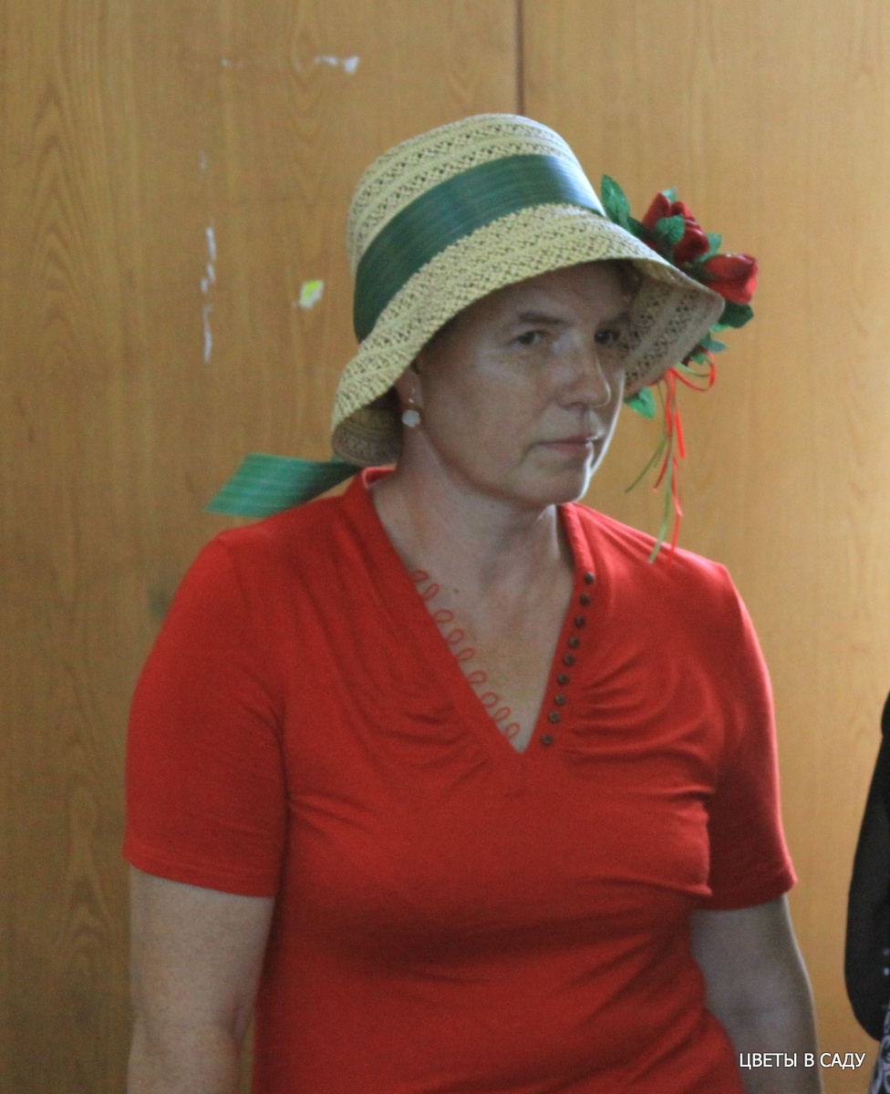 Нина Вениаминовна Резвина на выставке "Розы" в Клубе "Цветоводы Москвы" летом 2010 года