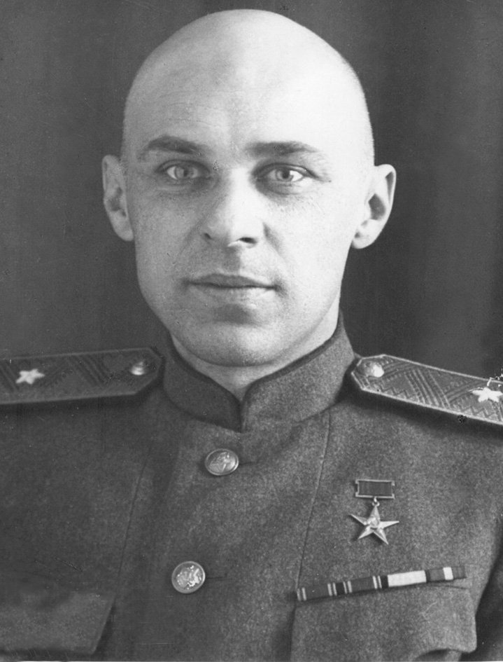 Александр Александрович Морозов — советский инженер-конструктор, генерал-майор-инженер, один из создателей танка Т-34. Дважды Герой Социалистического Труда. Лауреат Ленинской премии и трёх Сталинских премий. Фотография в свободном доступе.