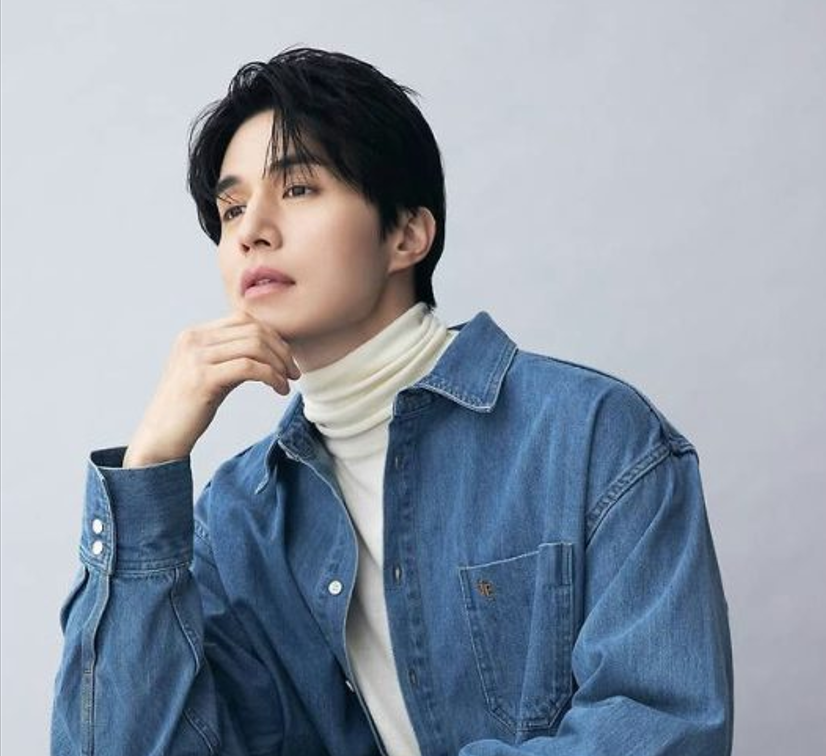 Корейский актер Ли Дон Ук.