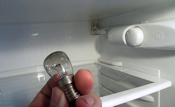 Перегоревшая лампочка холодильного отделения