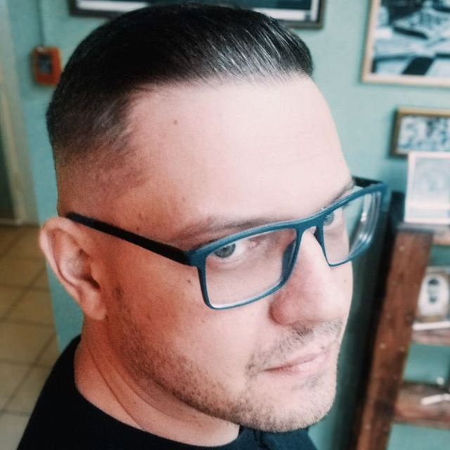 Это я в 2017 году, в тот момент когда получил первый профит от битка.