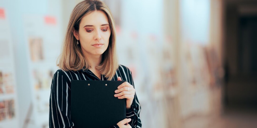 – Милый, там опять твоя жена названивает. Сбросить? – вместо мужа ответила его любовница. Часть 9