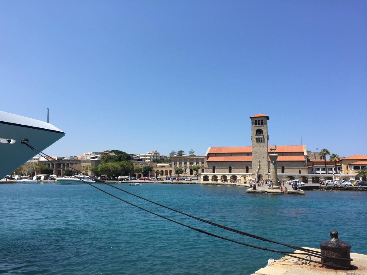 На месте Колосса