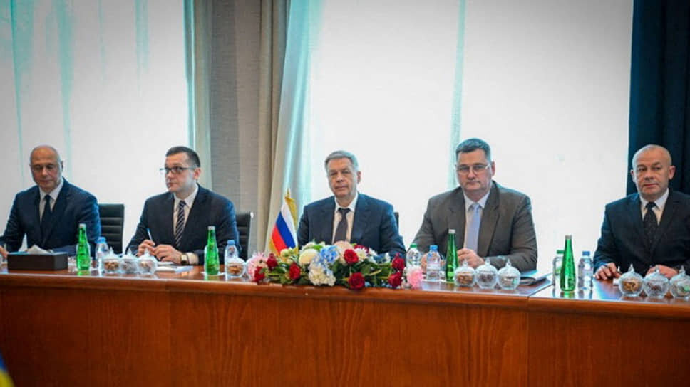 Российская делегация на переговорах в Абу-Даби (4 февраля).📷Фото: UAE Ministry of Foreign Affairs / Handout / Reuters