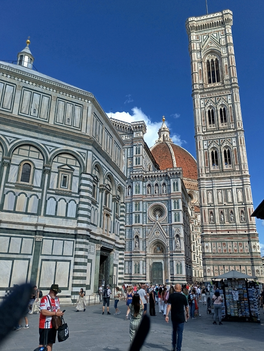 Баптистерий, собор и колокольня Джотто 