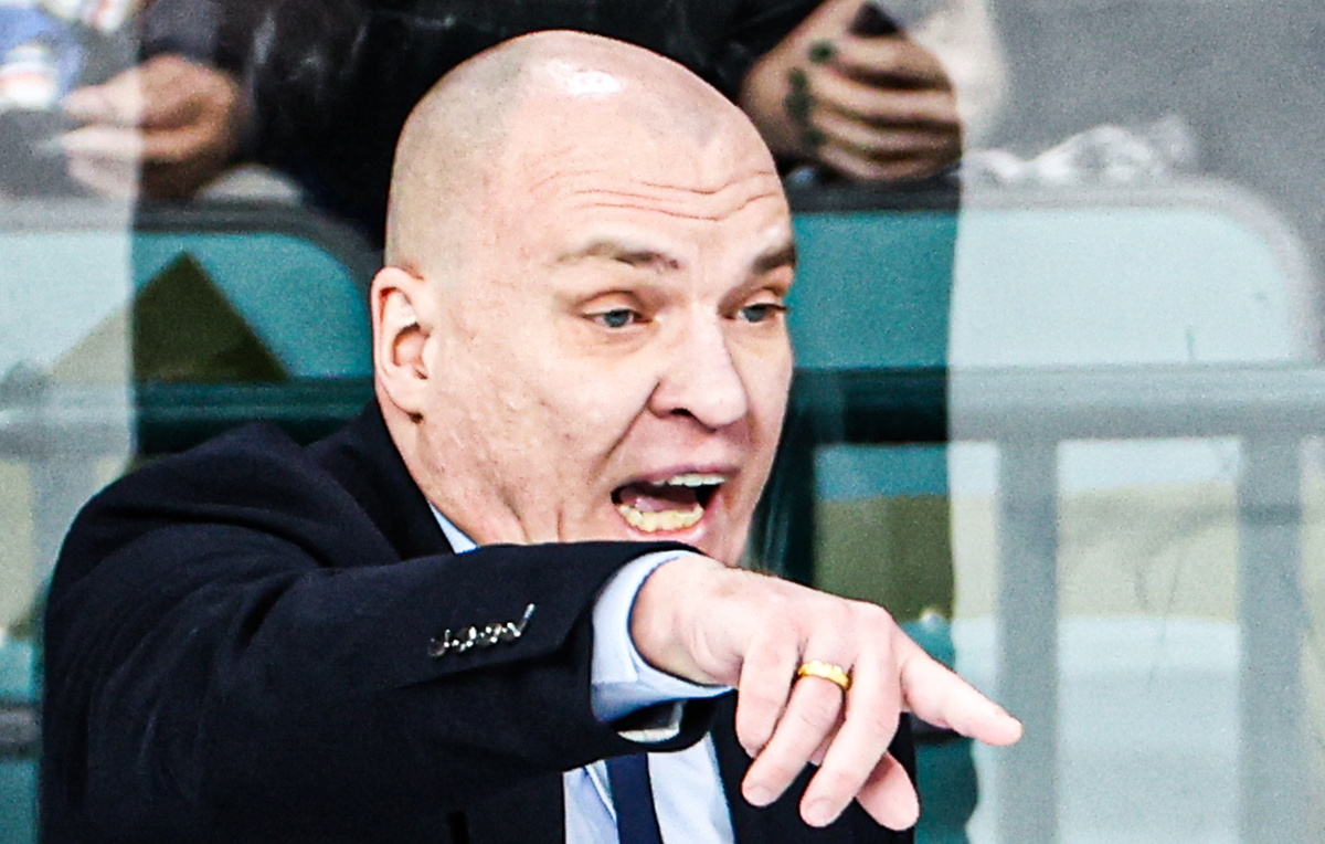    Главный тренер "Металлурга" Андрей Разин   Петр Ковалев/ТАСС