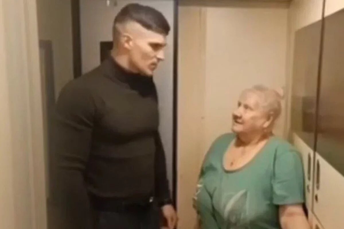    Полицейский вернул пенсионерке из Ангарска забытые в поезде 50 тысяч рублей