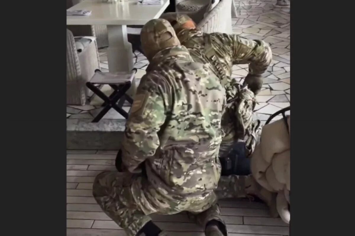    На Кубани два брата - майнера с подельниками вымогали 6 млн у криптофермера