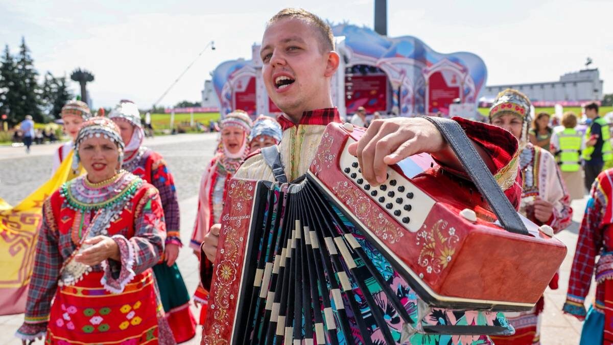    Фестиваль «Русское поле» объединяет на своих площадках участников из разных регионов / Фото: Сергей Карпухин / ТАСС
