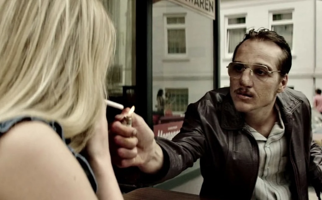 Биография, преступление, триллер. Германия, Франция. Режиссёр: Фатих Акин. В главных ролях: Йонас Дасслер, Маргарете Тизель, Катя Штудт. 