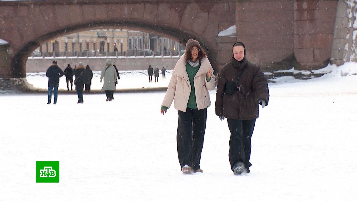    «Смертельно опасен»: спасатели Петербурга предостерегают от прогулок по льду рек