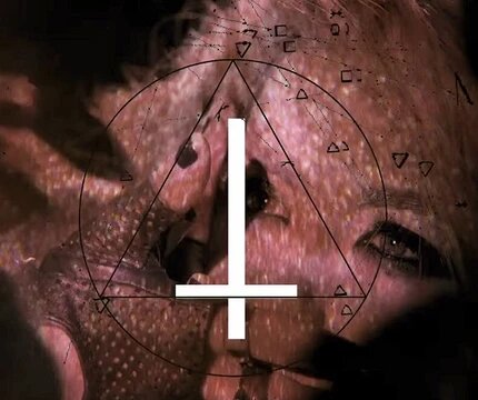 Источник: кадр из клипа группы Винтаж «Знак Водолея»