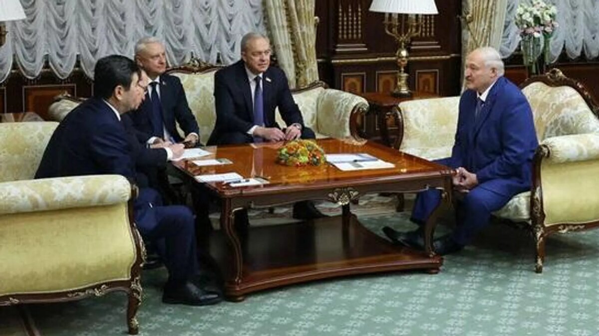 Встреча президента Беларуси Александра Лукашенко с председателем мажилиса Казахстана Ерланом Кошановым © Photo : Официальный сайт президента Беларуси