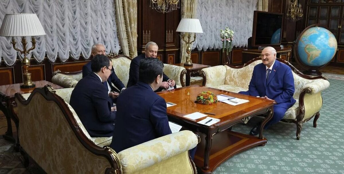 Встреча президента Беларуси Александра Лукашенко с председателем мажилиса Казахстана Ерланом Кошановым © Photo : Официальный сайт президента Беларуси