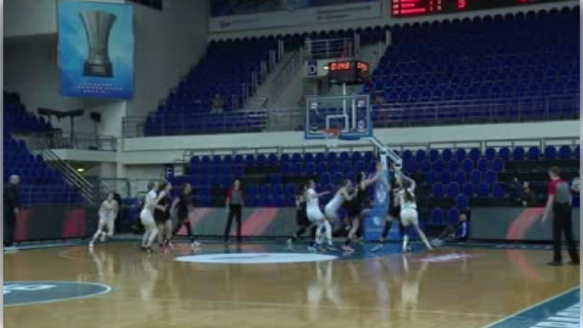    Динамо-Фарм и Спарта из Московской области встретились на курском паркете