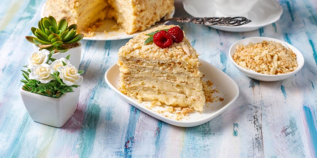 Вкусный и быстрый: готовим порционный «Наполеон» по-домашнему