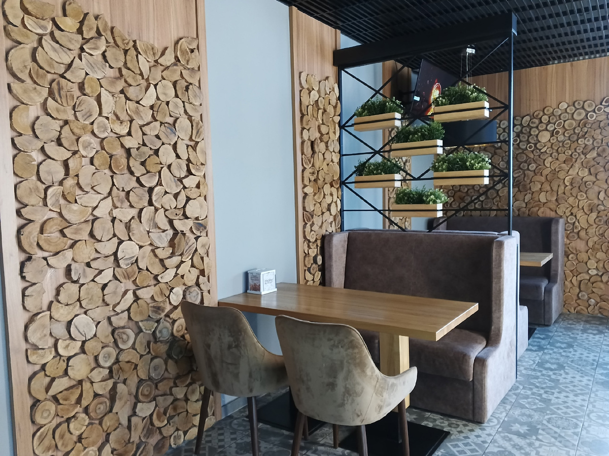 Второй этаж, кафе. Фото Галины Малышевой.