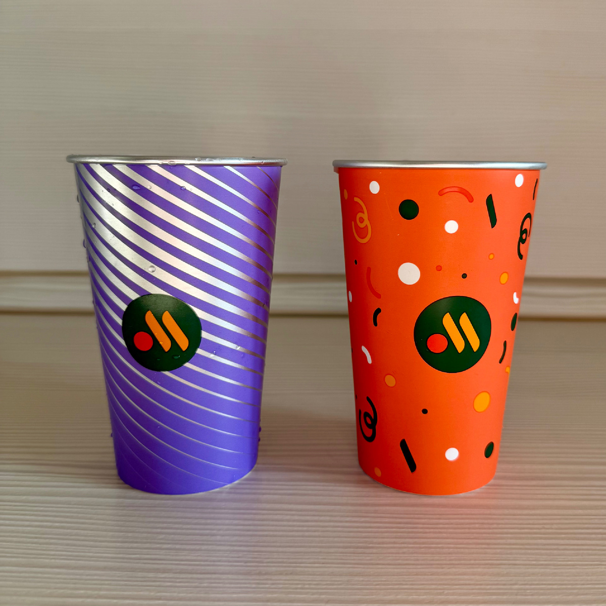 Стаканы-хамелеоны Вкусно и точка