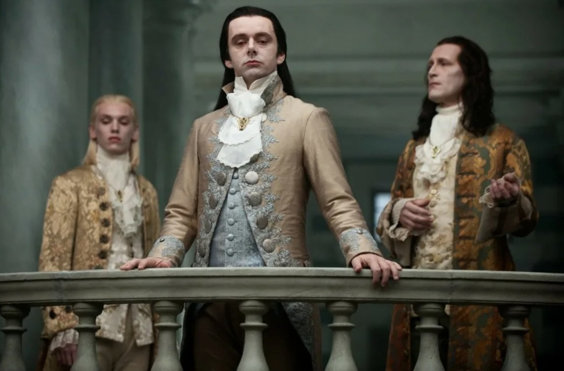 Под такой картинкой была подпись что-то типа: "так те, кто переехал в сентябре встречают тех, кто приехал в марте" 