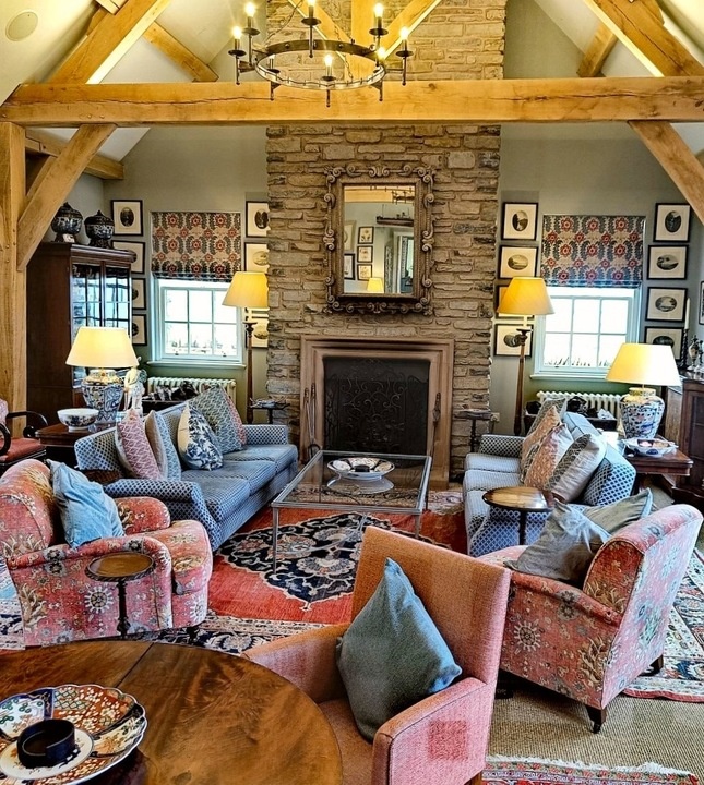 Пять спален, гостиная, кухня, пристройки и прочее https://m.dzen.ru/subscriptions-manager?channel=5cfb7322aff15000afe5626c