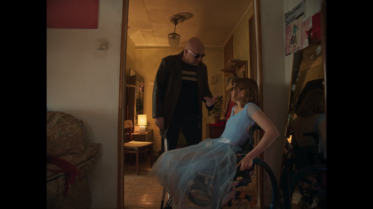 Кадр из сериала «Встать на ноги». Фото: Кинопоиск